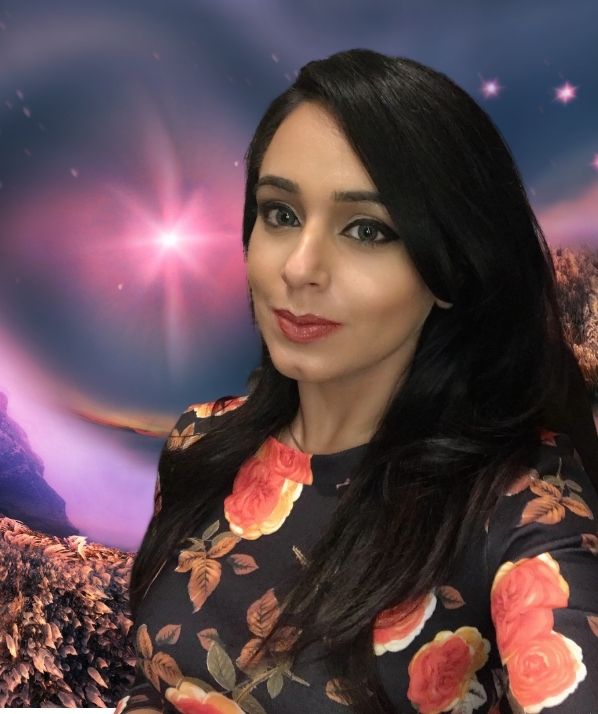 tarot-card-reader-avni